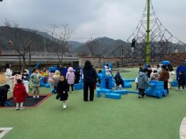 정읍 기적의 놀이터, 아이들의 ‘상상 실험실’로 변신… 빅블럭 놀이 시범 운영 기사 이미지