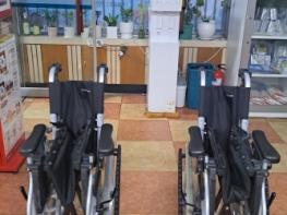 부산 북구 덕천1동 행정복지센터, 거동불편 주민 대상 『사랑의 휠체어 대여』 사업 진행 기사 이미지