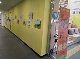 고성군 100년의 울림 ‘고향의 봄’, 책둠벙도서관에서 그림으로 피어나다 기사 이미지