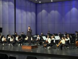 봄을 깨우는 영덕의 선율 군민이 주인공 된 희망하모니 2026 군민과 함께, 희망영덕 신춘음악회 성료 기사 이미지