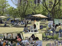아산시, 공원에서 즐기는 독서문화… '야외도서관' 성황리 마무리 기사 이미지
