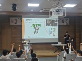 강화군, 책과 노래가 함께한 특별한 도서관 행사로 큰 호응 기사 이미지