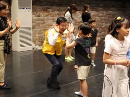 “택배 노동이 춤으로” 전남광주통합특별시 광산구 ‘일하는 시민예술제’ 이색 폐막 기사 이미지