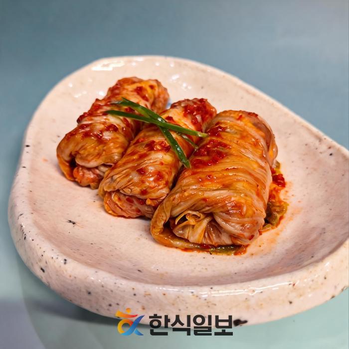 ⑤ 요리연구가 이은희의 김치이야기 - 김치도 고급스럽게 "참외 한 입 롤 김치" 기사 이미지